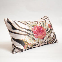 Load image into Gallery viewer, Tigress Center Cushion