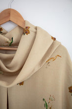 Load image into Gallery viewer, Cream Cape, Day